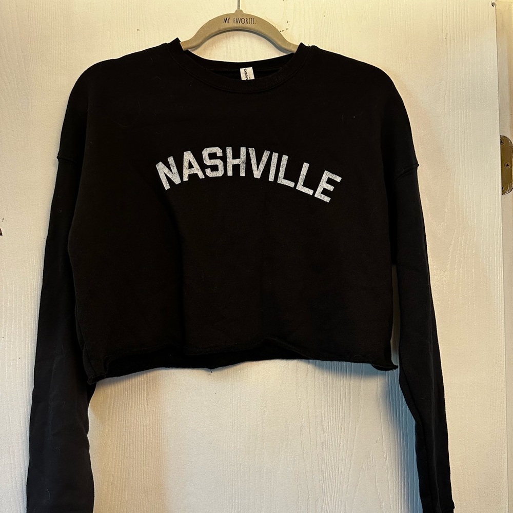 Miranda Lambert’s Casa Rosa Nashville Cropped Sweater Size M